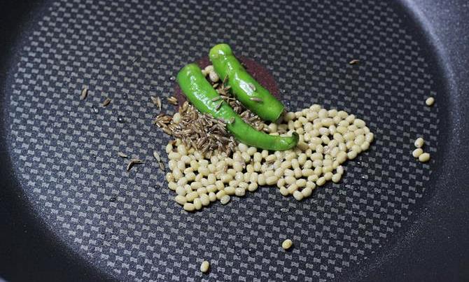 frying dal chili for kobbari mamidikaya pachadi