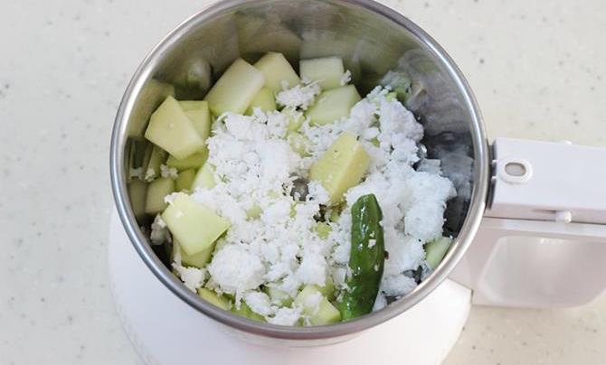 blending ingredients for mango chutney