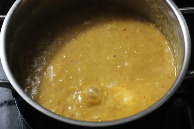 simmering bubbling sorakkai kootu