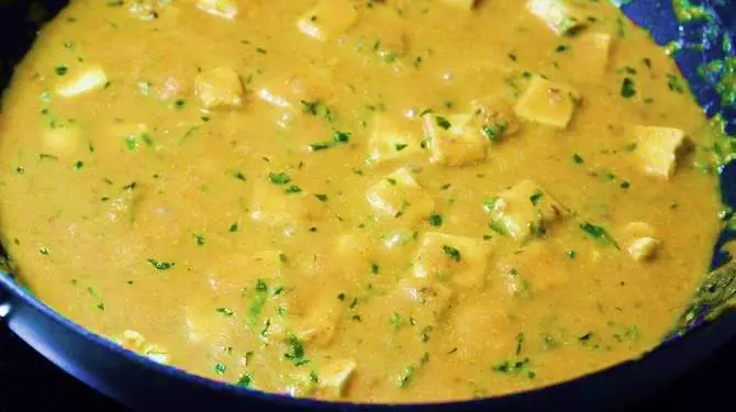 soft methi paneer gravy ready