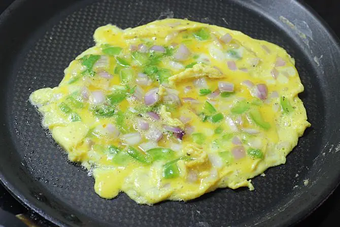cooking eggs for anda paratha recipe