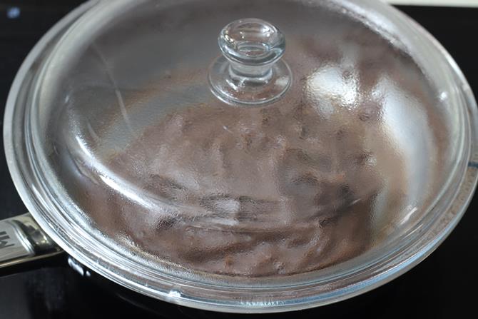 cook covered apple ragi halwa recipe