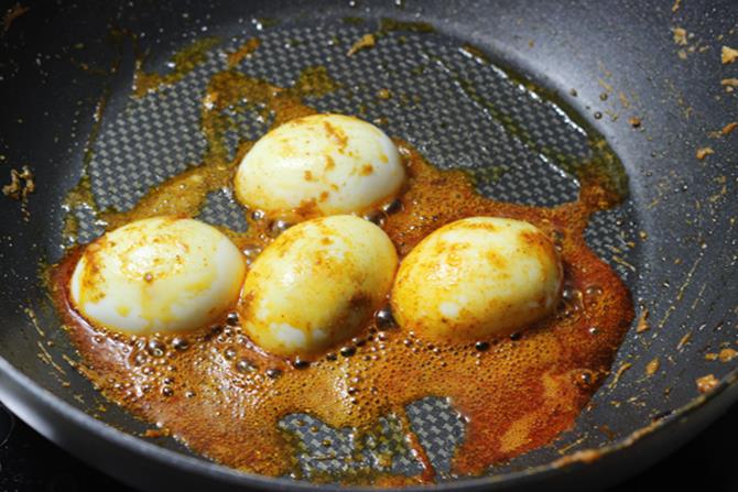 spicy roasted eggs for garnish