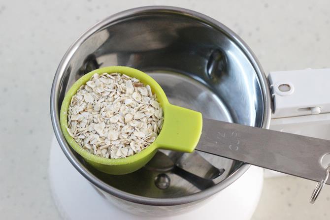 blend oats in a jar for oats porridge