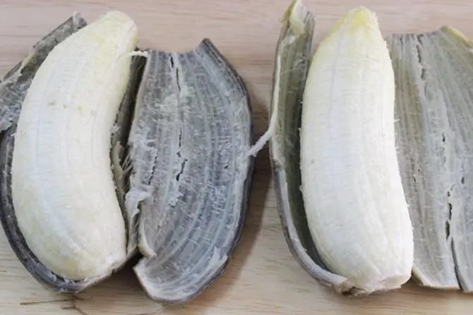 peel plantain for raw banana curry recipe