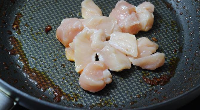 addition of chicken for schezwan chicken fried rice recipe