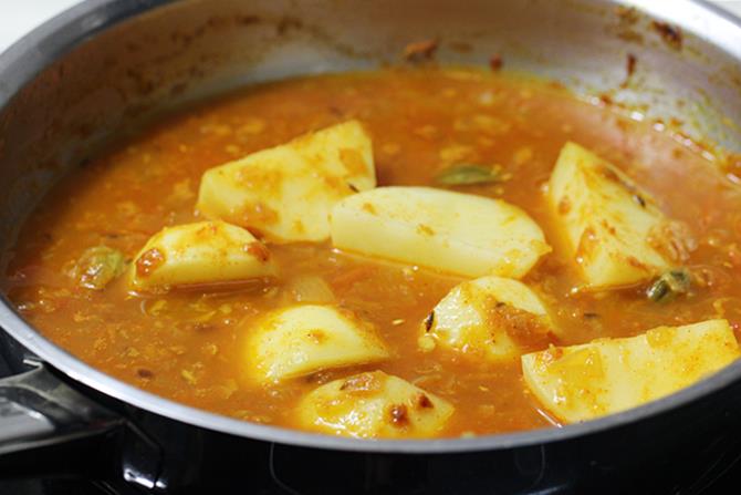 Aloo Anday  Potato Egg Curry    Swasthi s Recipes - 95