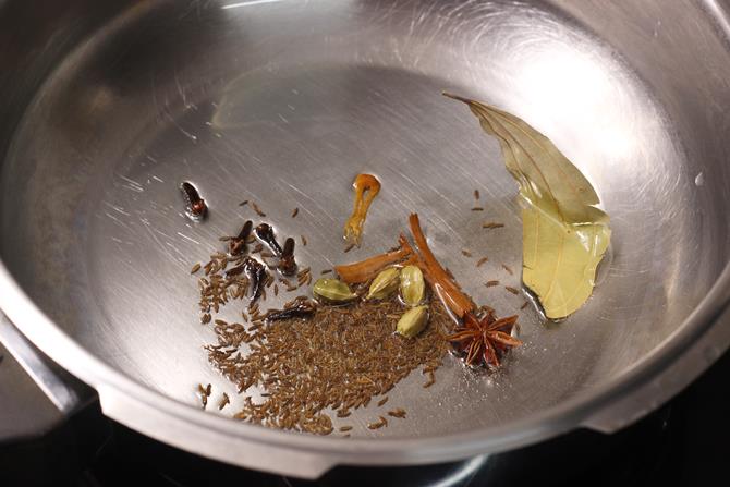 sauteing dry spices