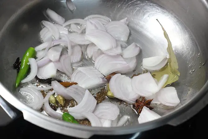 frying onions for beetroot pulao recipe
