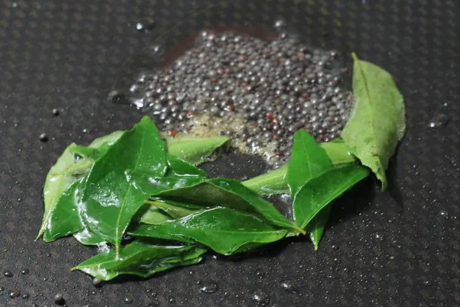 tempering or poppu for cabbage kootu recipe