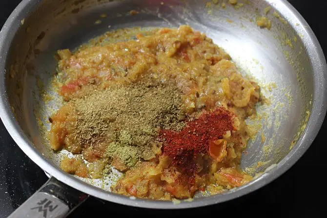 addition of spice powders for egg kurma recipe