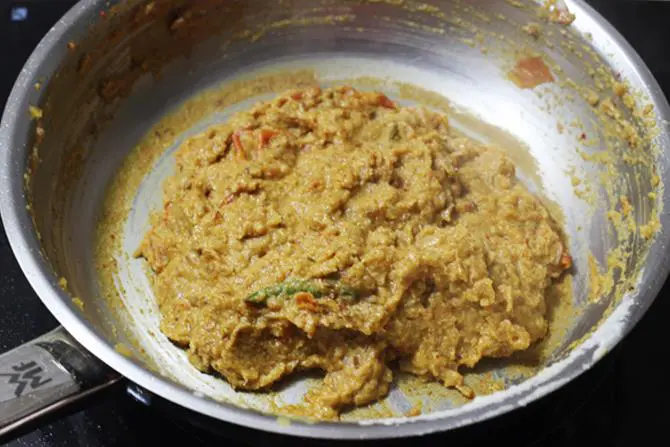 sauteing coconut masala