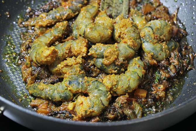 addition of marinade in prawn biryani recipe