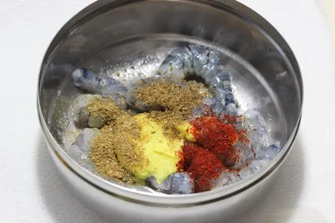 addition of spice powders for prawns fry recipe