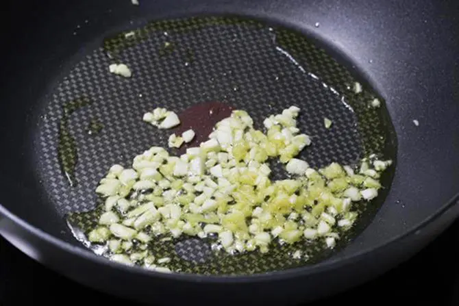 frying ginger garlic paste