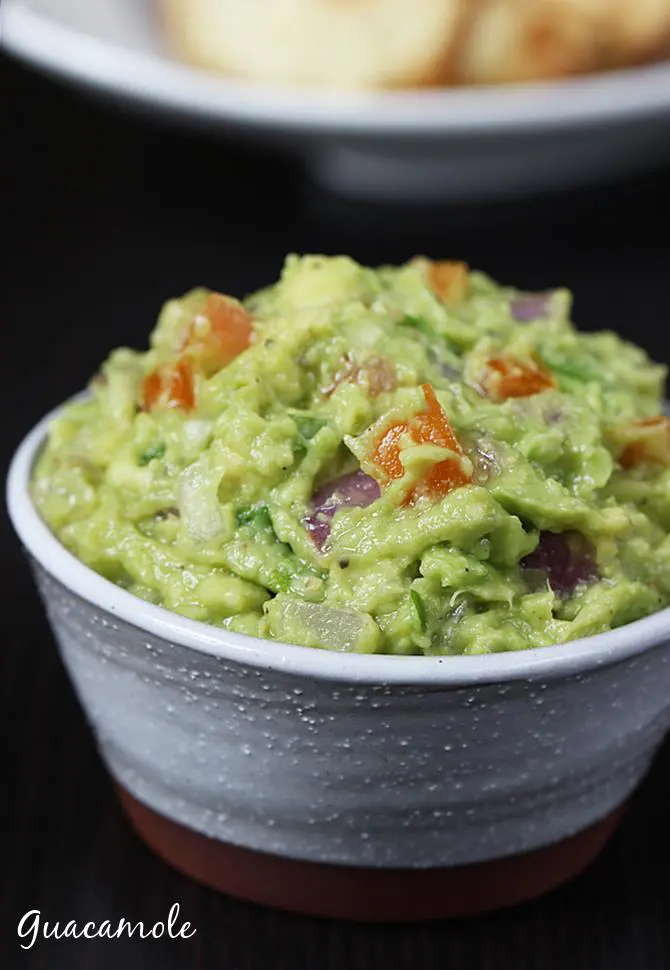 avacado dip or guacamole to serve with wedges