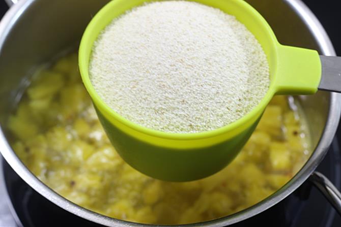 addition of suji to make pineapple kesari