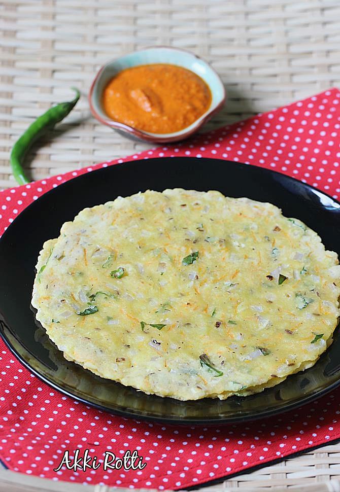 karnataka style akki roti with chutney swasthi