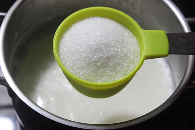 addition of sugar to milk to make malai modak