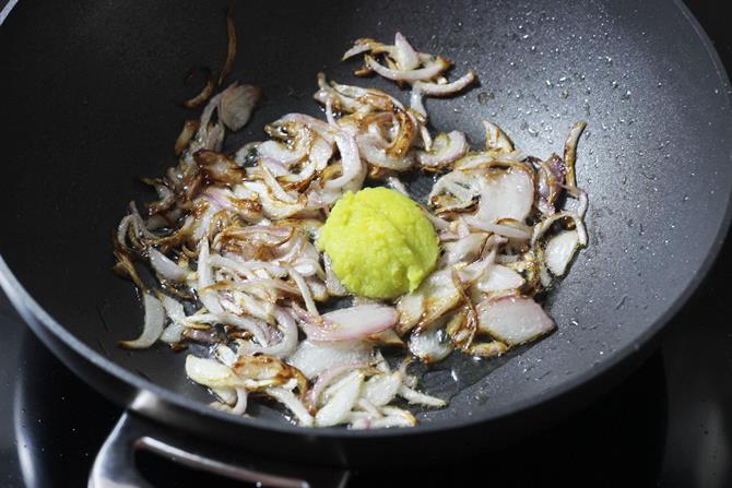 addition of garlic ginger for Hyderabadi mirchi ka salan