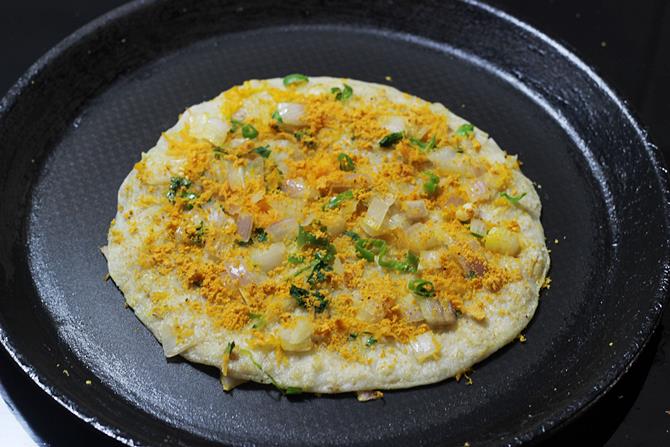 South Indian Breakfast Recipes 2022 14 oats uttapam recipe 05