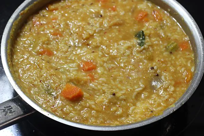 simmering sambhar masala to make sambar sadam