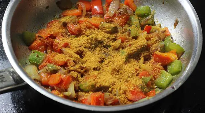Add the spice powder to make capsicum fry