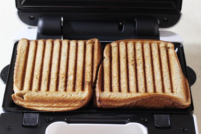 capsicum-sandwich-in-sandwich-maker