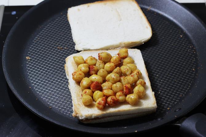 toasting bread for chana sandwich recipe