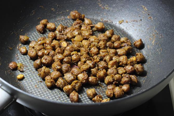 sauteing chole for chana masala sandwich recipe