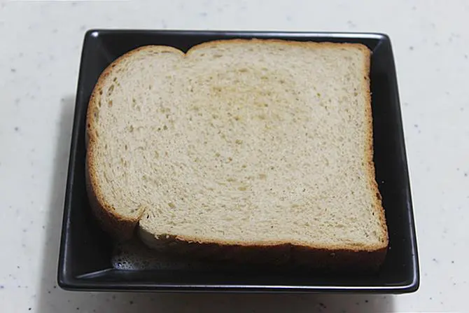 soaking bread in egg mixture