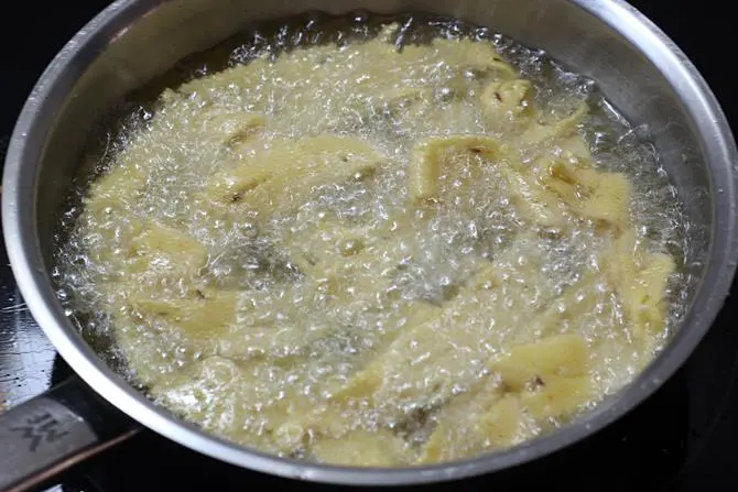 golden fried ribbon murukku