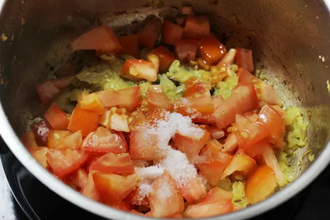 addition of tomatoes for vegetable korma recipe