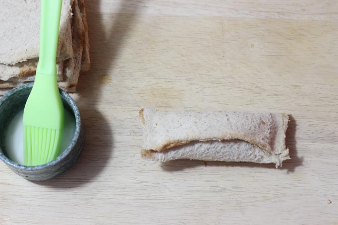 making bread paneer roll recipe