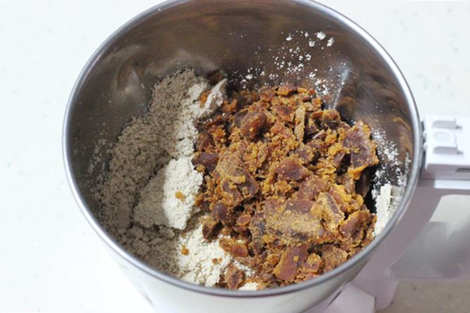 oats and sesame powder