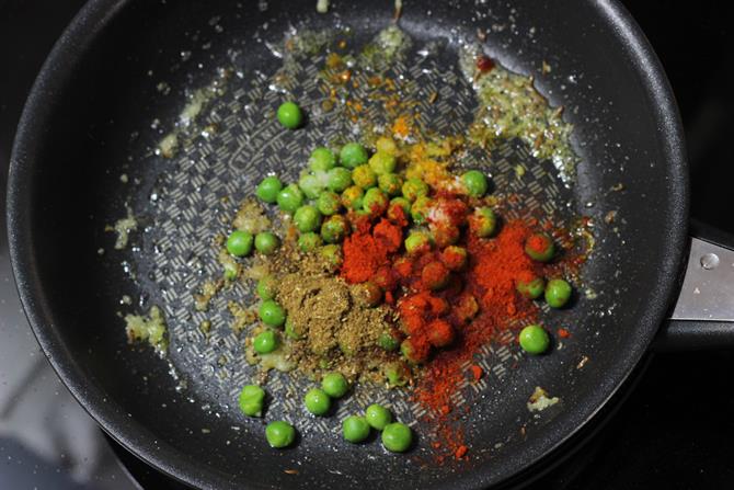 addition of spice powders in paneer bread roll recipe