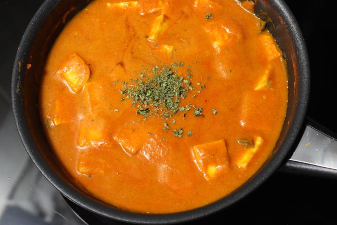 kasuri methi in gravy