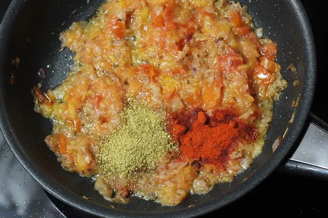 masala chili powder for matar mushroom curry