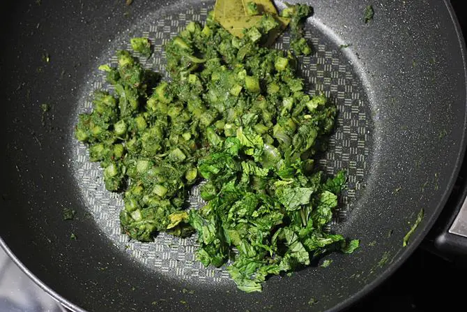 mint leaves for palak rice recipe