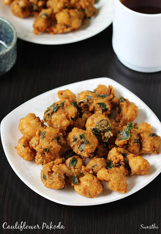 Cauliflower pakoda (Gobi pakora)