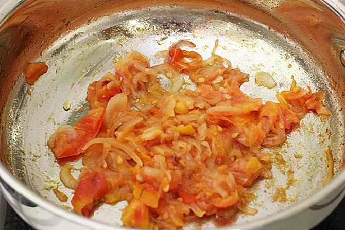 onion tomato masala for fish gravy recipe