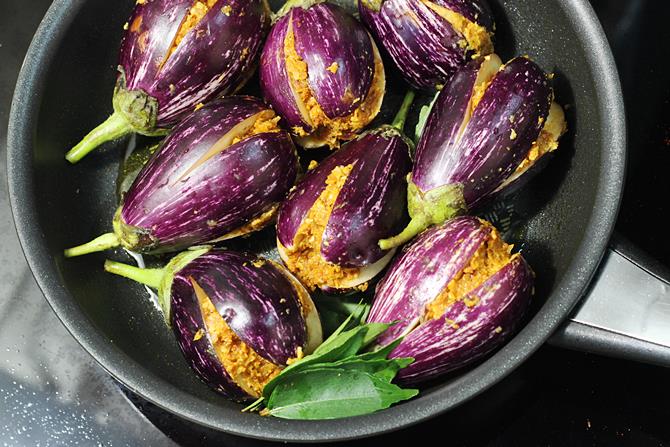 Stuffed Brinjal Fry  Gutti Vankaya Fry    Swasthi s Recipes - 34