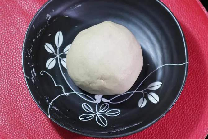 kneading dough to make ajwain paratha recipe