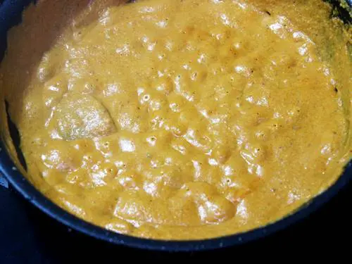 bubbling gravy for dum aloo recipe