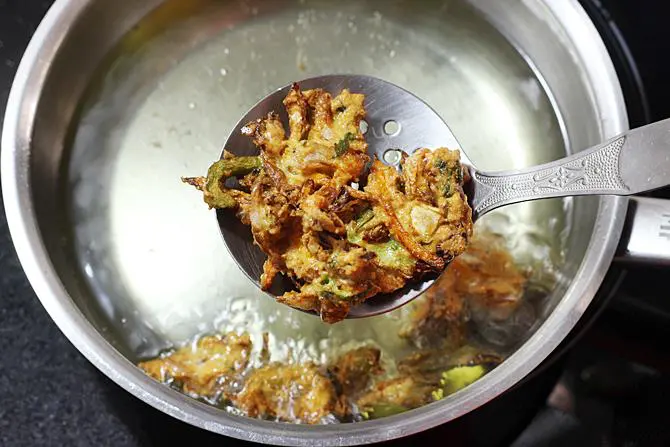 golden fried crunchy pakora