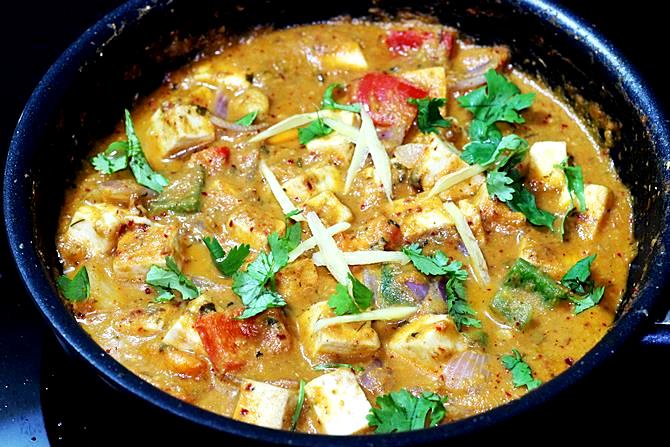 ginger coriander leaves for garnishing kadai paneer gravy