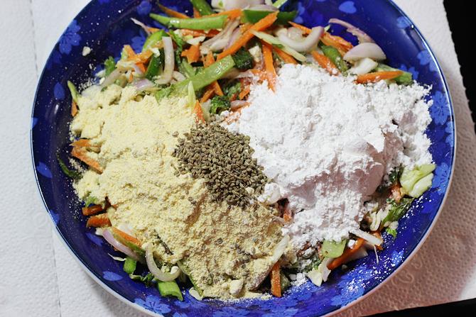 addition of flour to make pakora recipe