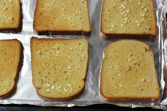 golden toasted garlic cheese toast