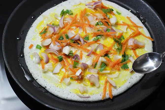 addition of oil around egg dosa recipe