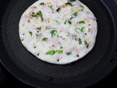 fully cooked toppings on uttapam